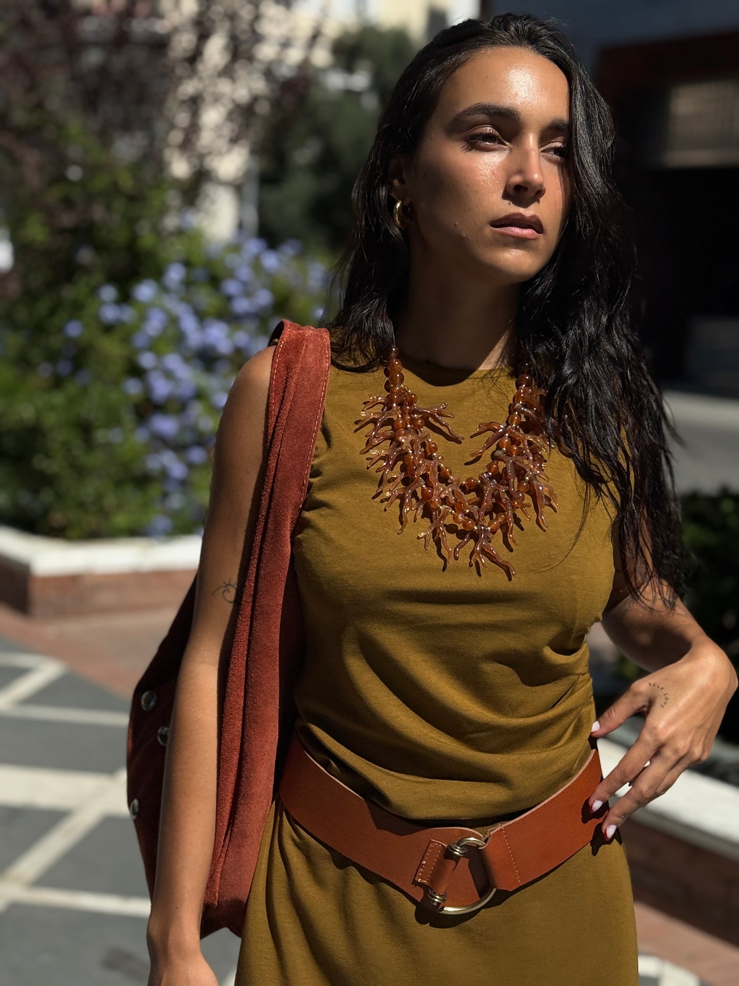 COLLAR CORALES BROWN