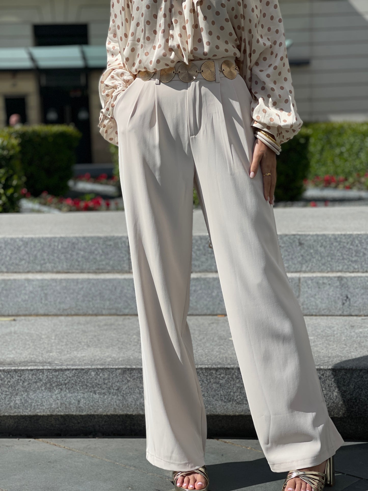 PANTALON PINZAS BEIGE