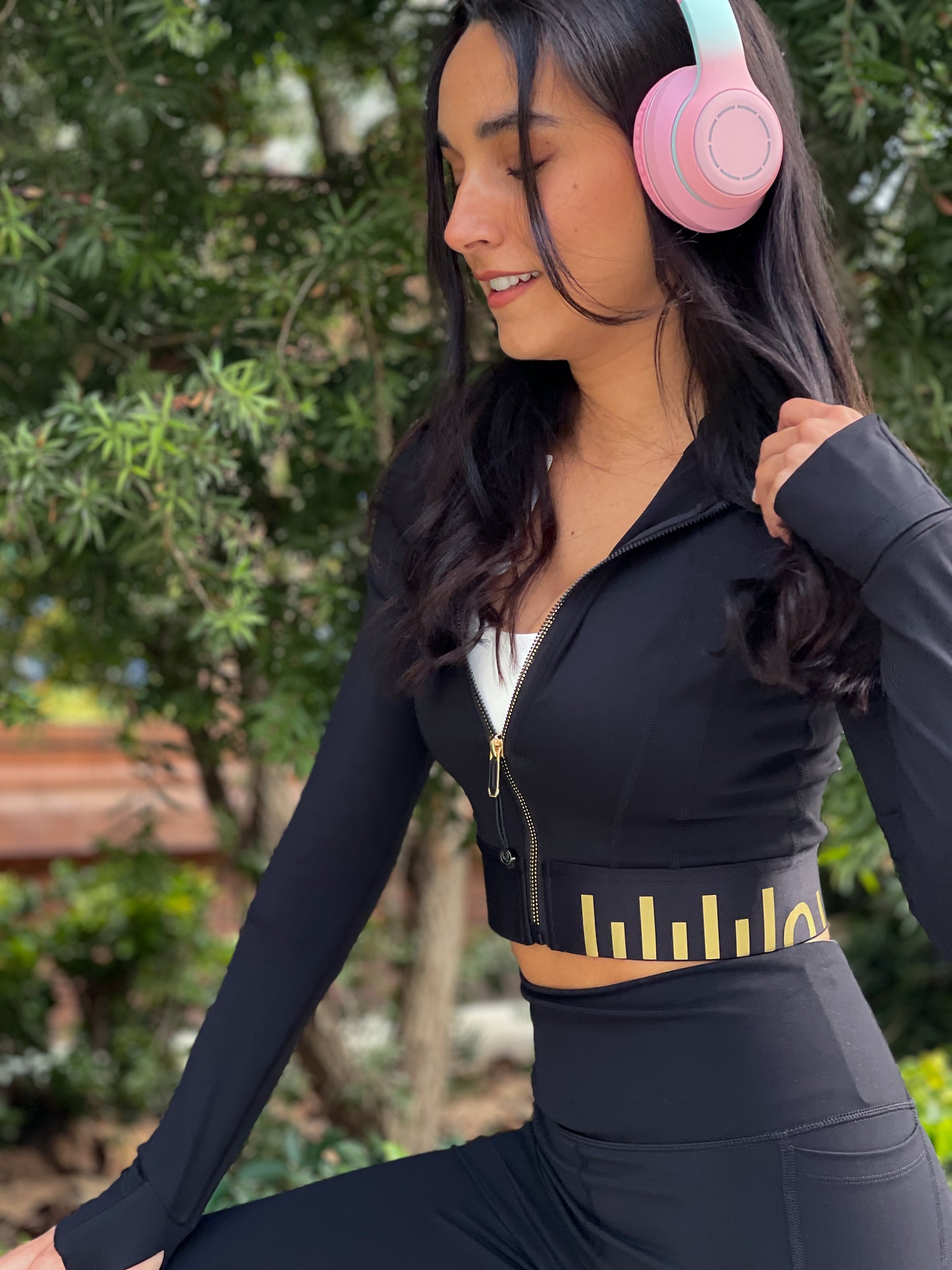 CHAQUETA CROP BLACK