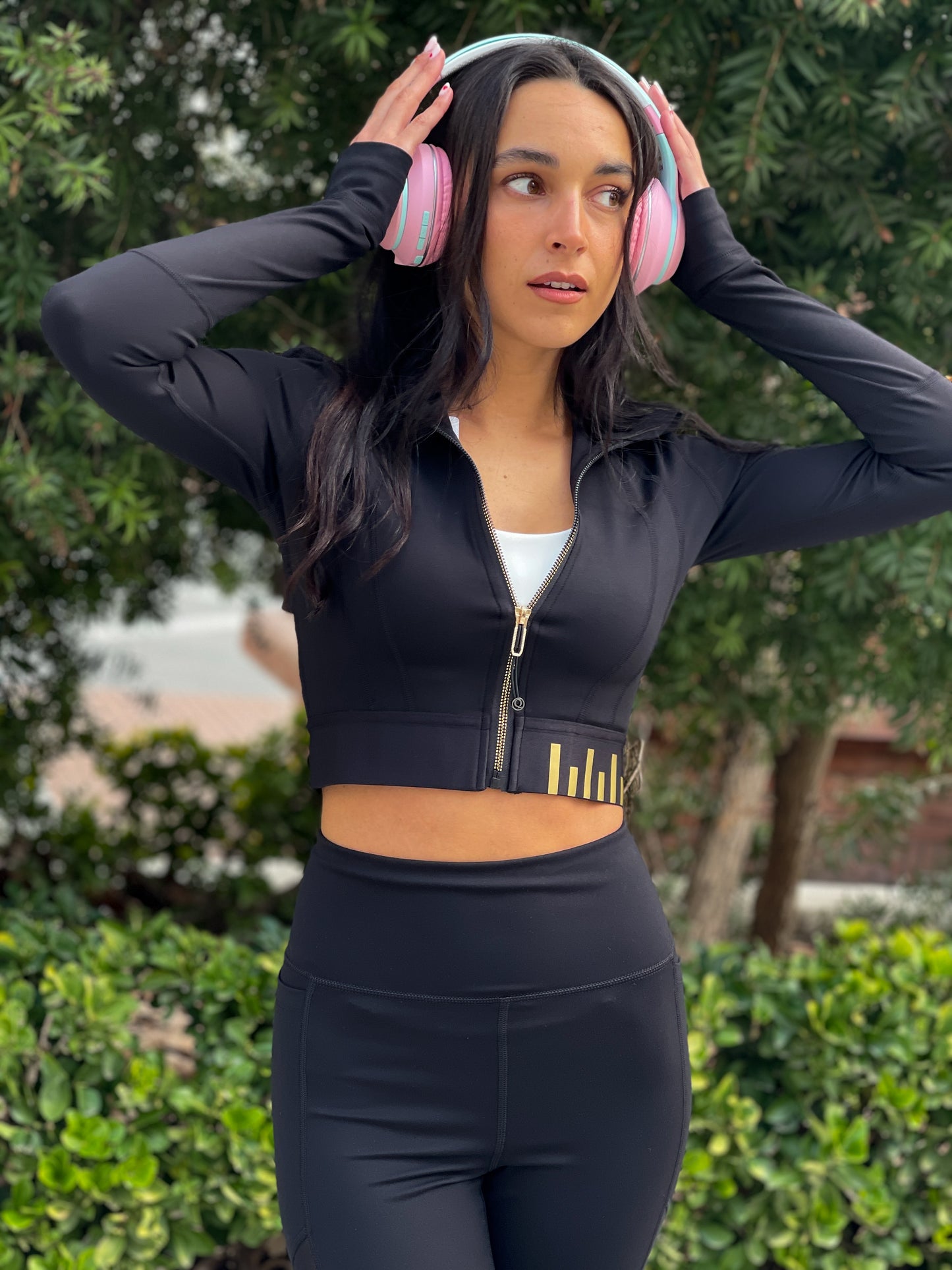 CHAQUETA CROP BLACK