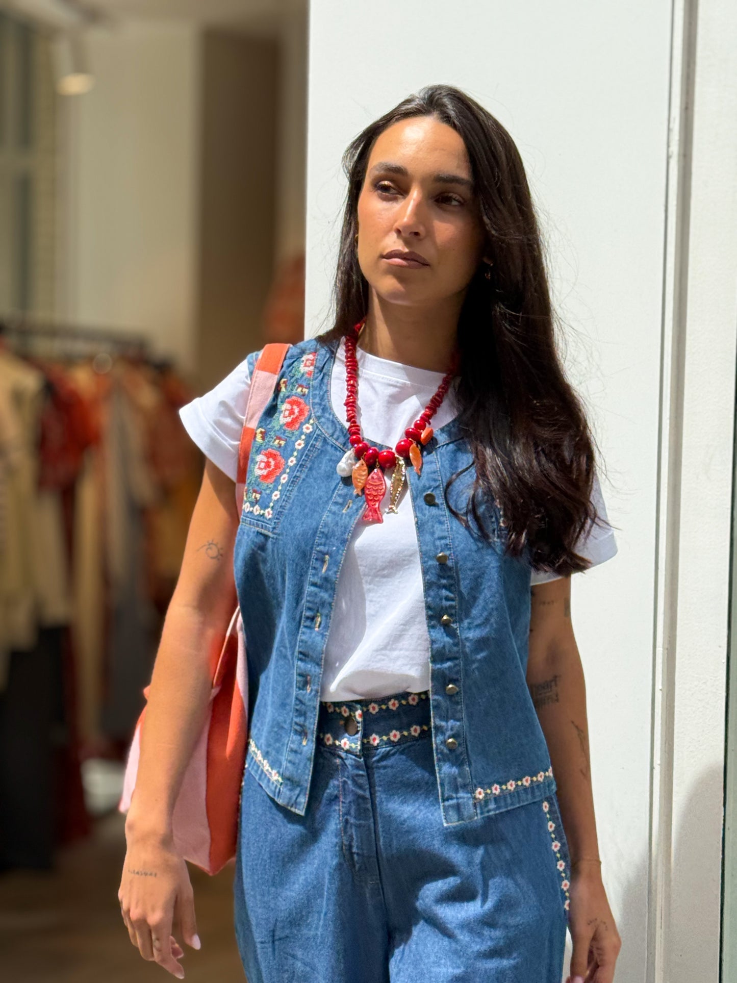 CHALECO DENIM BORDADO