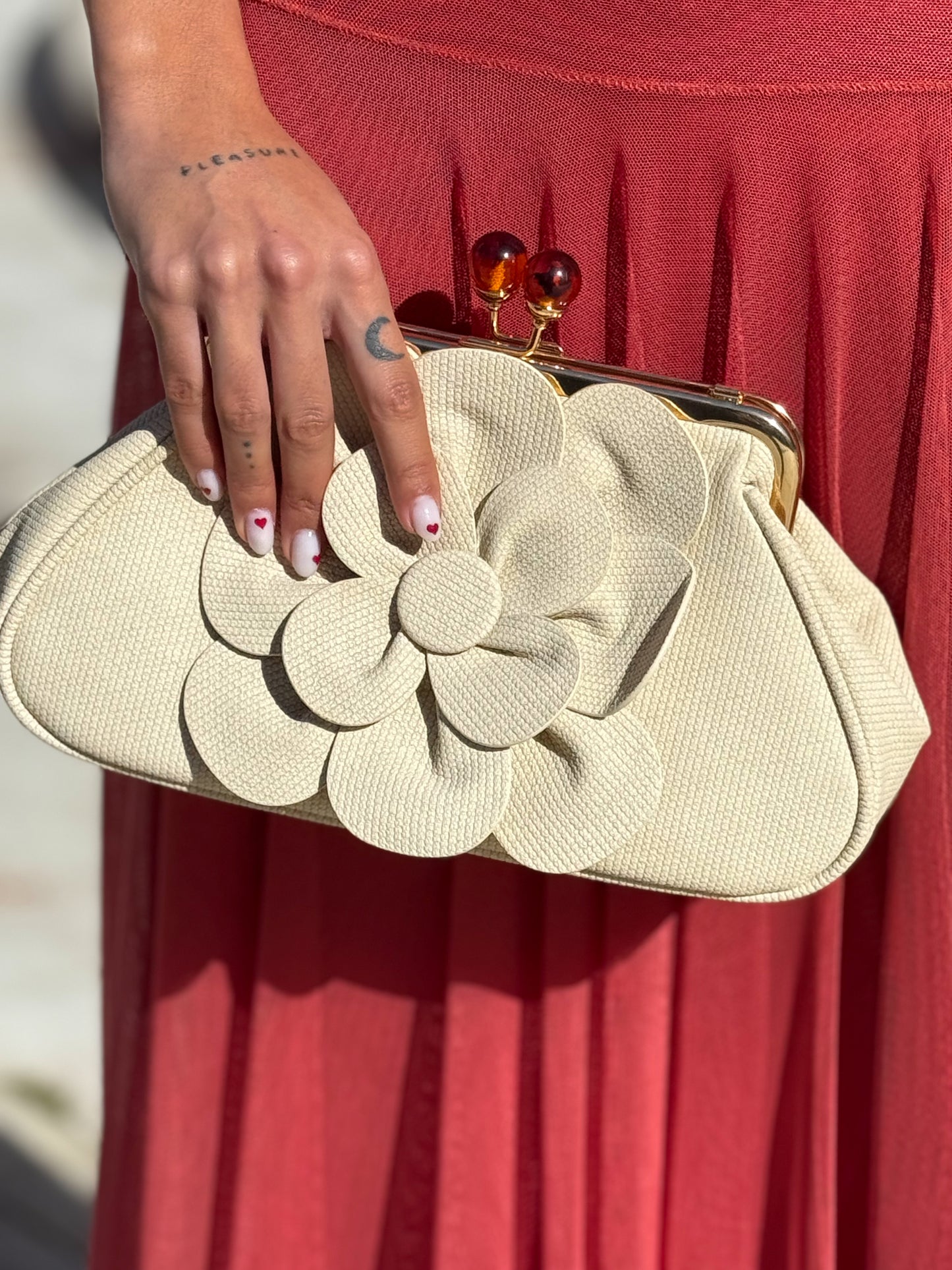 BOLSO FLOR BEIGE