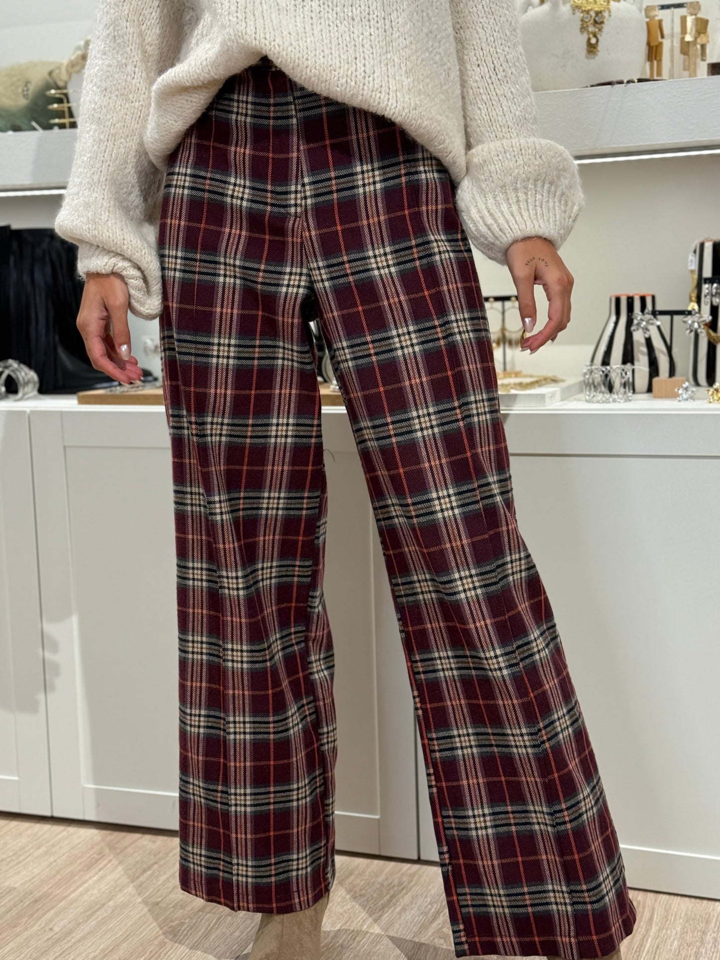 PANTALON CUADROS BURDEOS