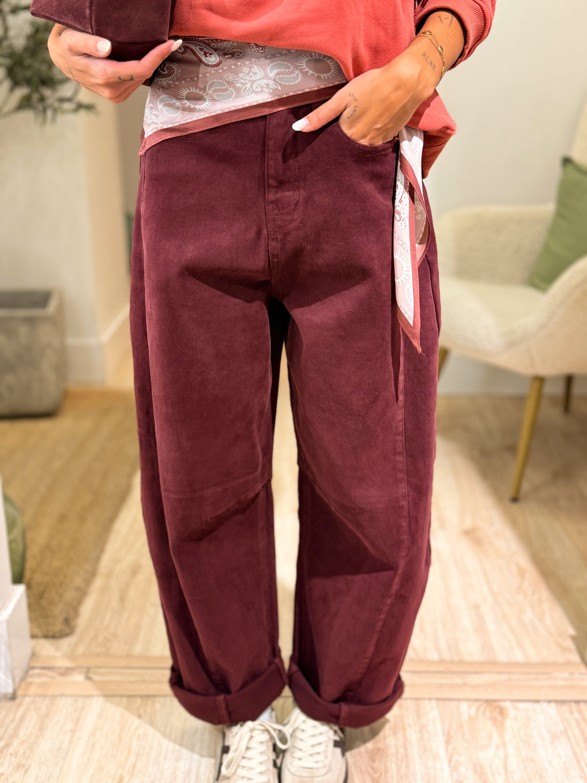 PANTALON BARREL PLUM