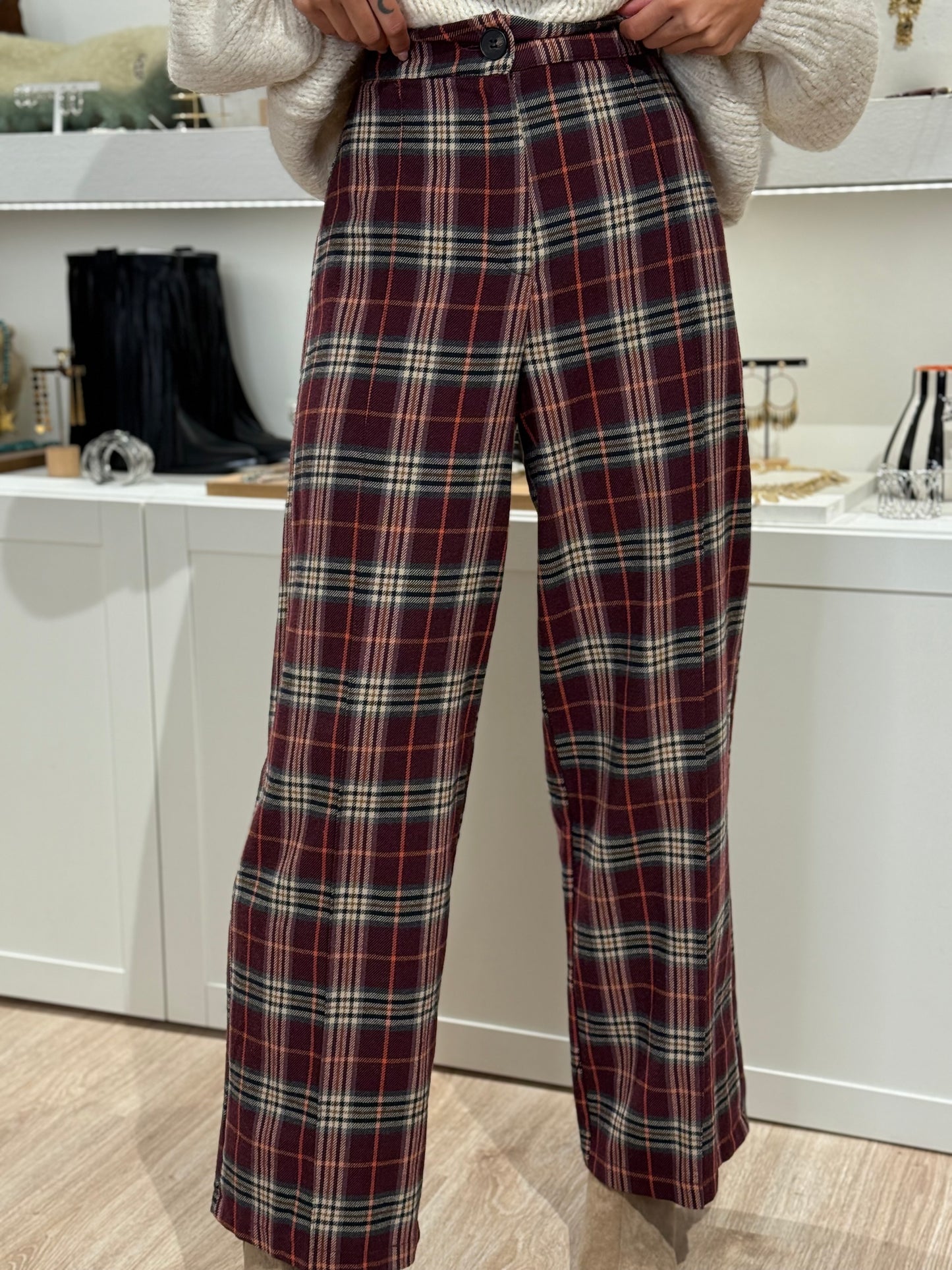 PANTALON CUADROS BURDEOS