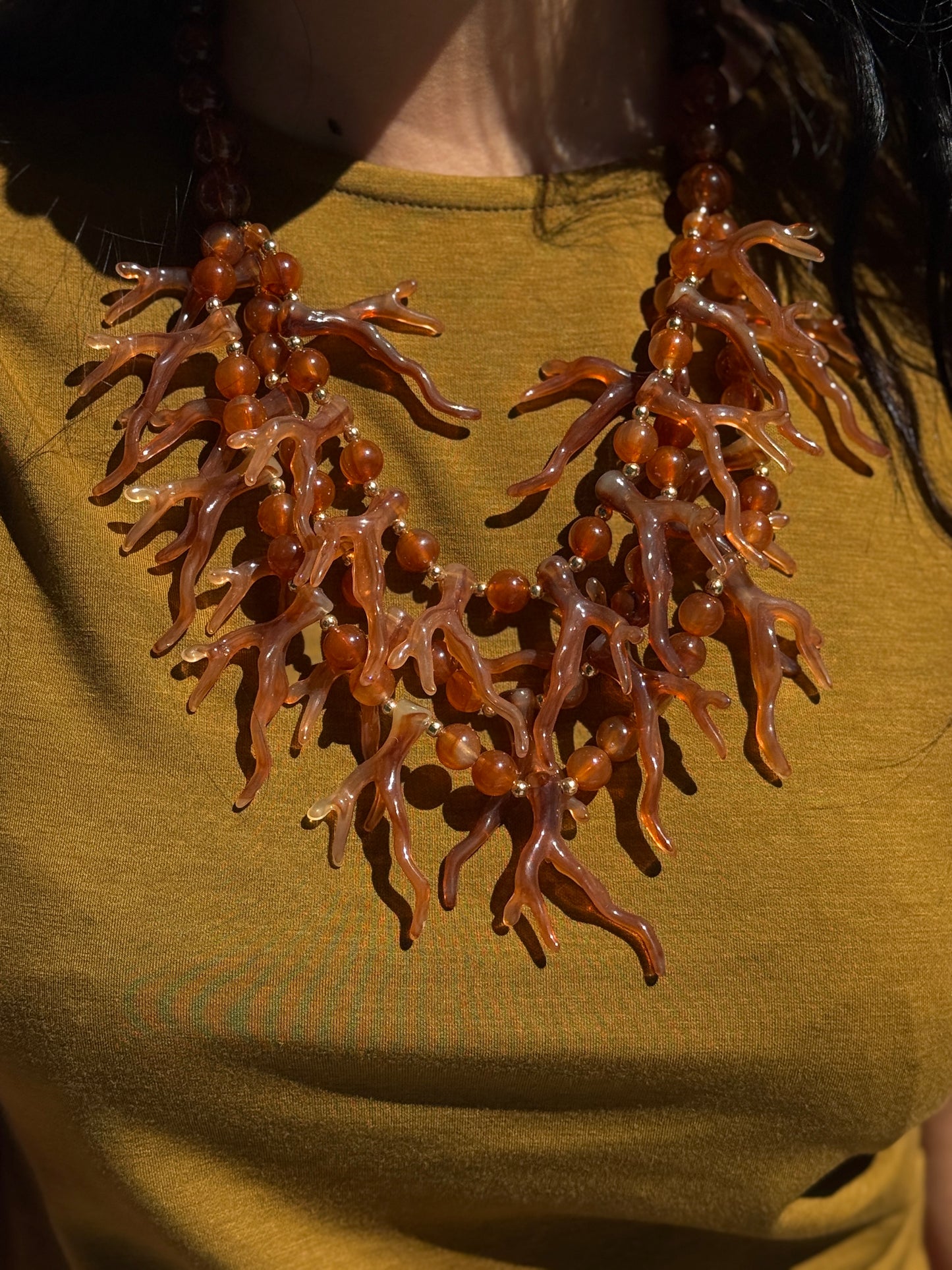 COLLAR CORALES BROWN