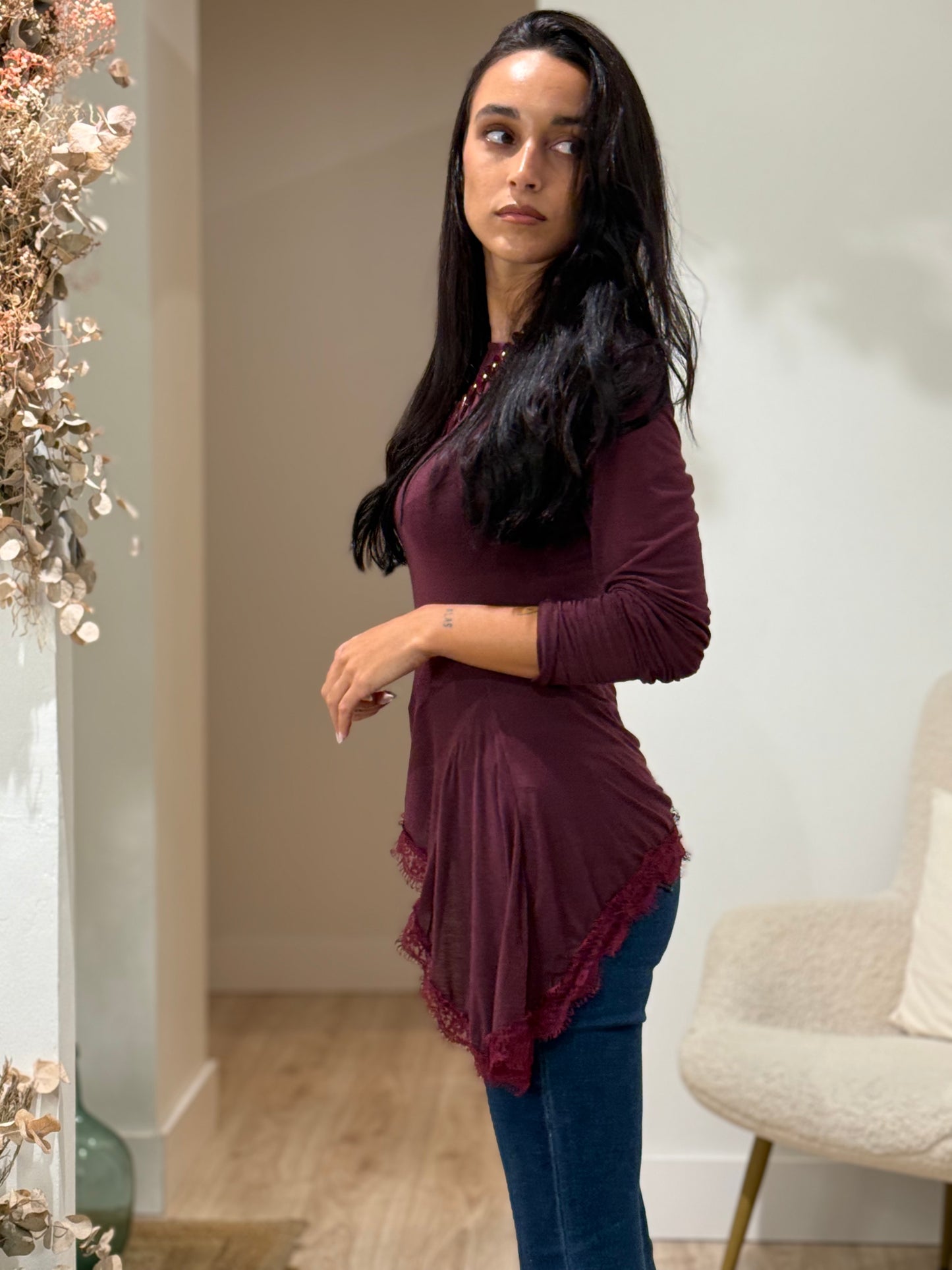 CAMISETA ENCAJE BURDEOS