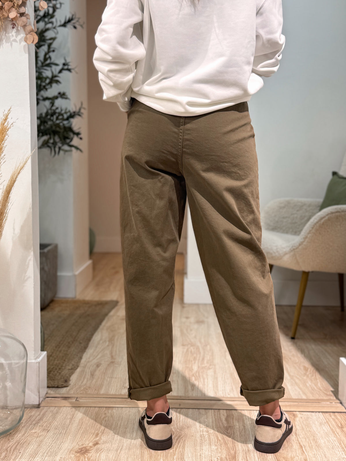 SLOUCHY CAQUI