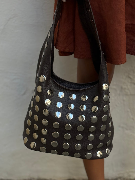 BOLSO TACHAS BROWN