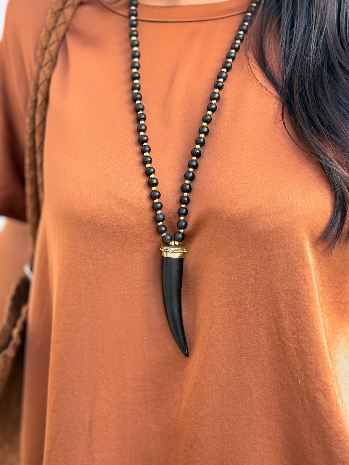 COLLAR COLMILLO BLACK