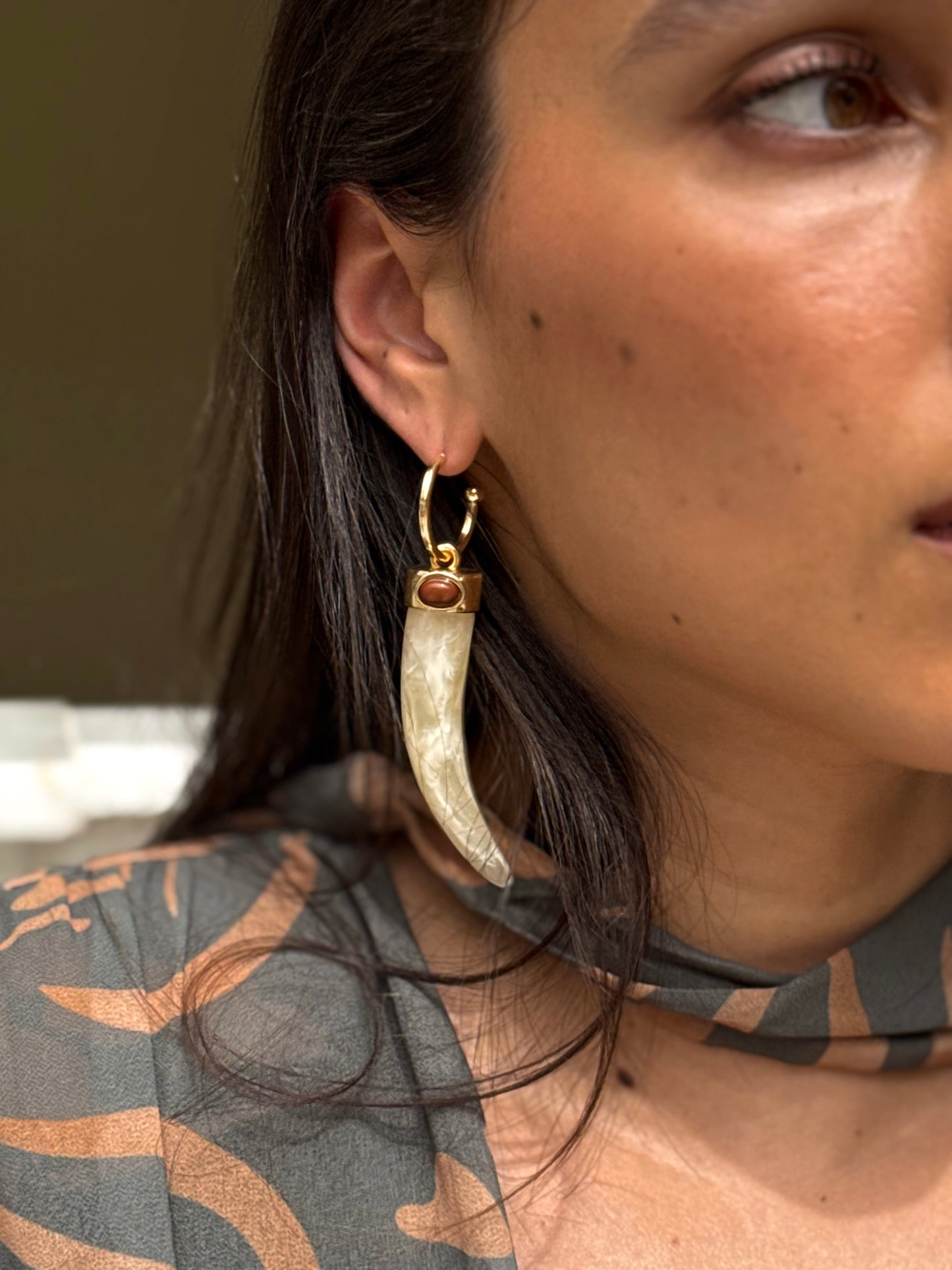 PENDIENTES COLMILLO