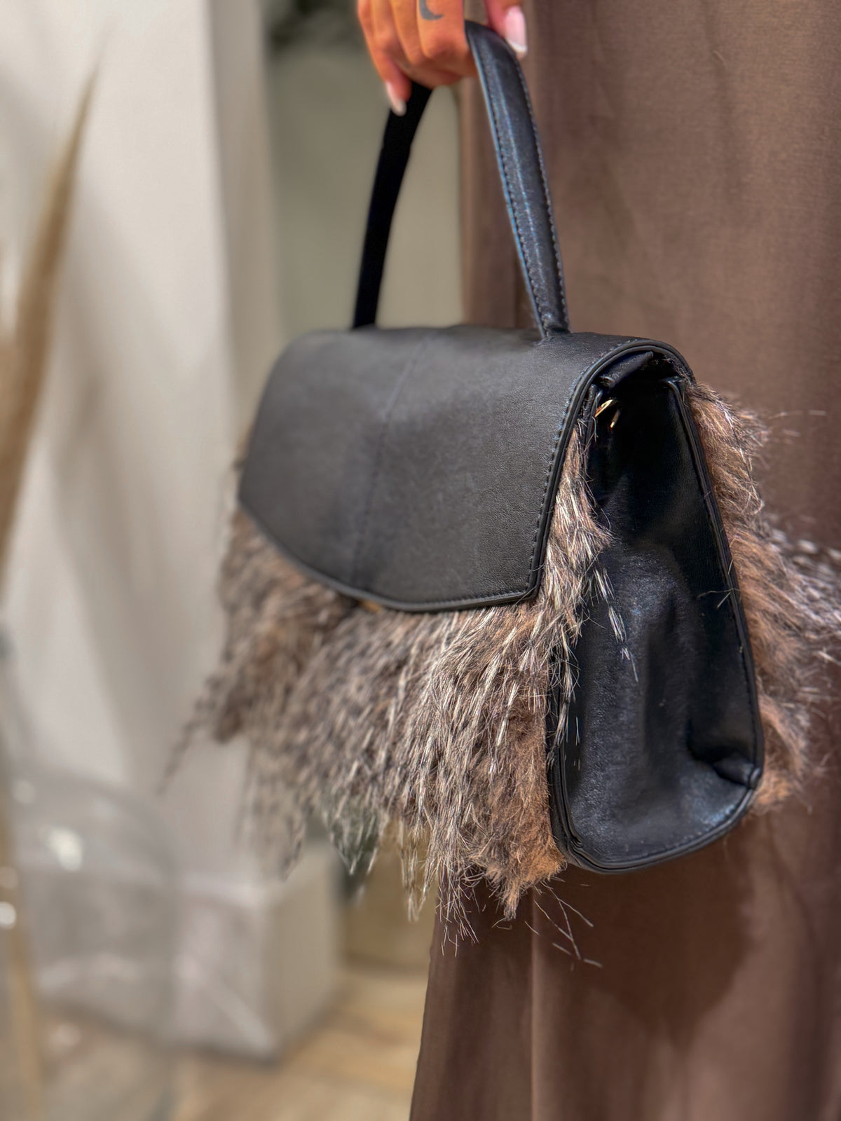 BOLSO PLUMAS ÉBANO