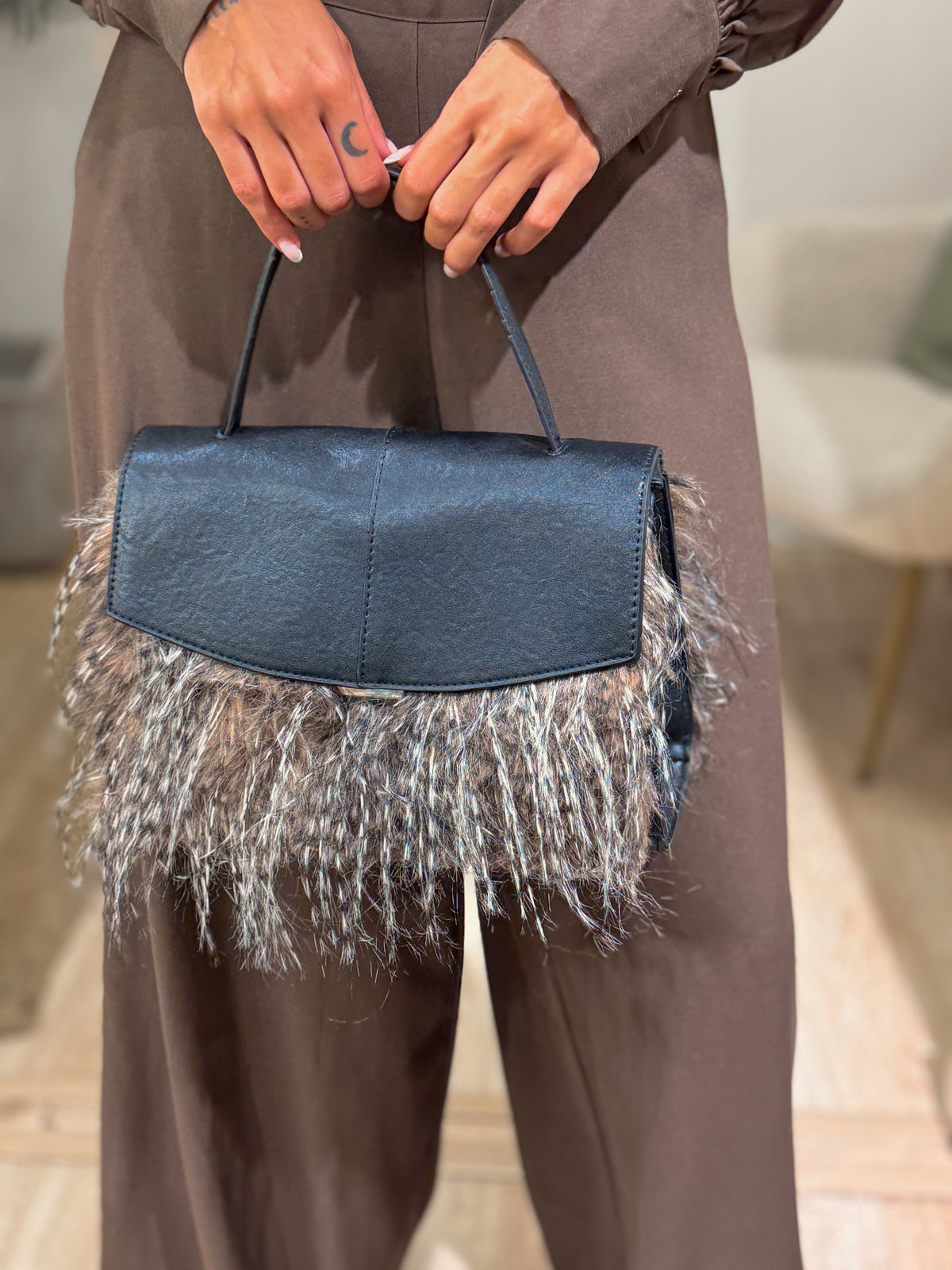 BOLSO PLUMAS ÉBANO